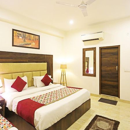 Hotel The Kiara Near Delhi Airport Ню Делхи Екстериор снимка