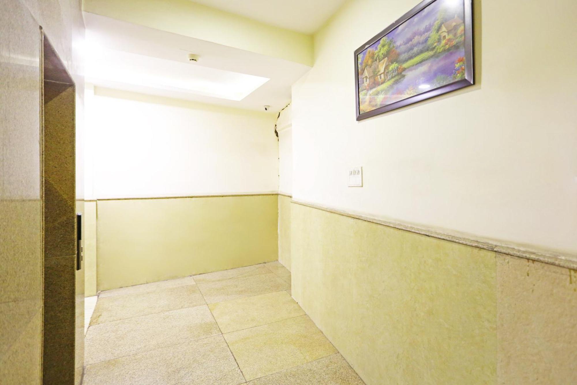 Hotel The Kiara Near Delhi Airport Ню Делхи Екстериор снимка