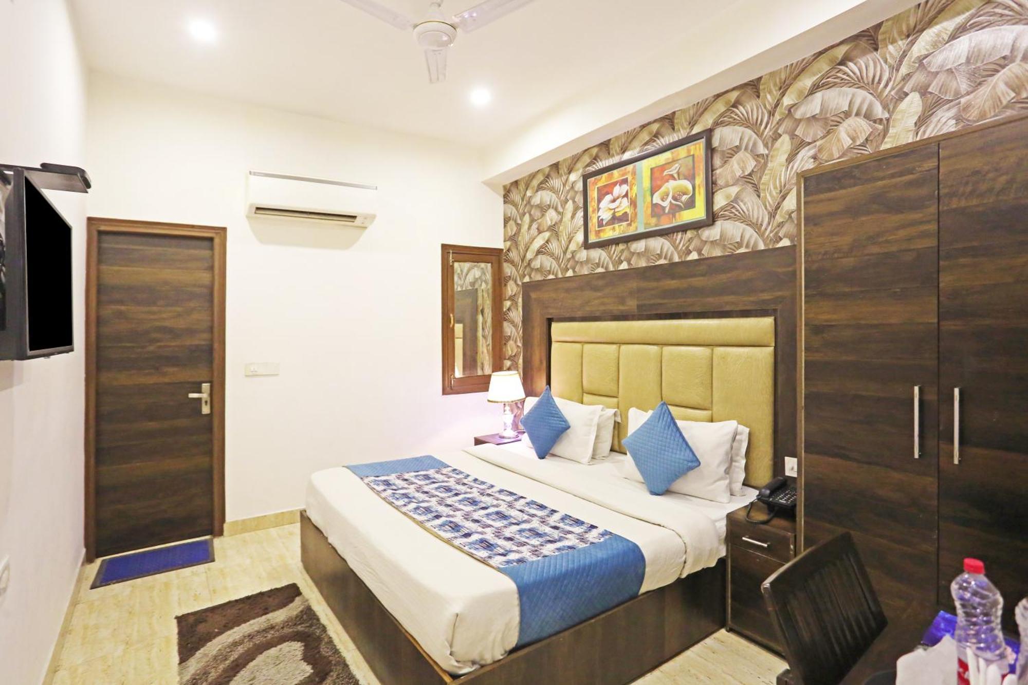 Hotel The Kiara Near Delhi Airport Ню Делхи Екстериор снимка