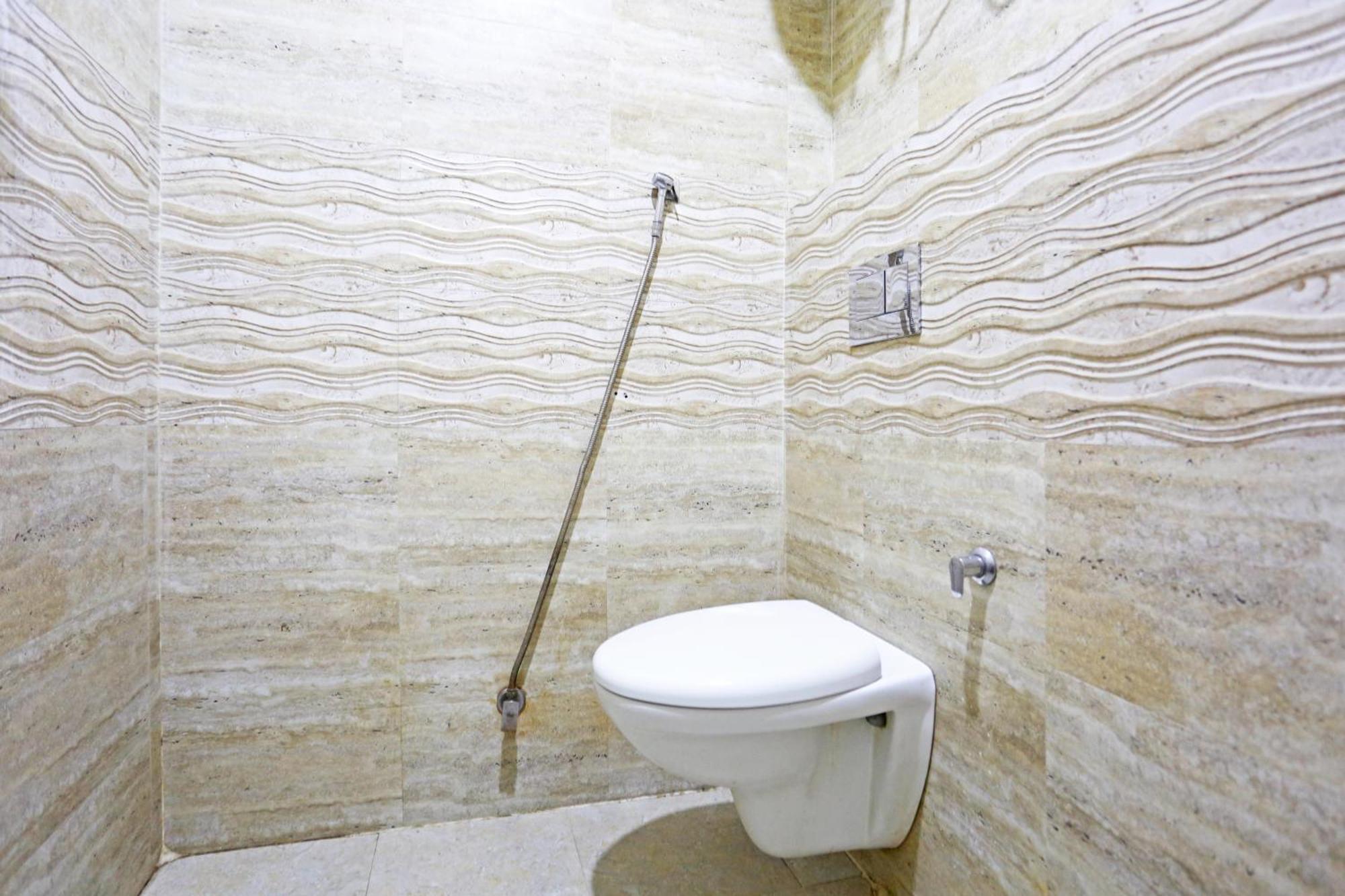 Hotel The Kiara Near Delhi Airport Ню Делхи Екстериор снимка