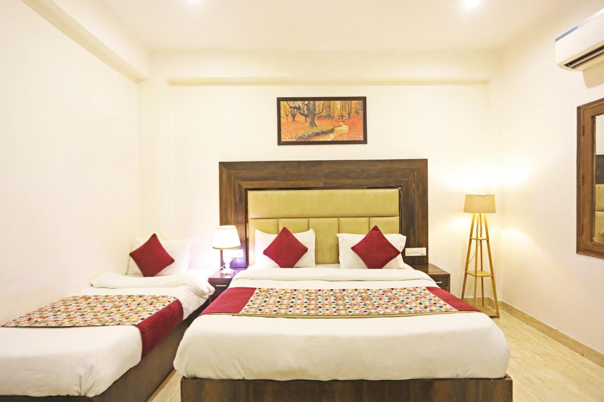 Hotel The Kiara Near Delhi Airport Ню Делхи Екстериор снимка
